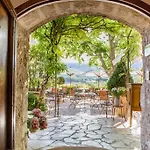Hotel La Bastide De - Et Restaurant - Teritoria Moustiers-Sainte-Marie