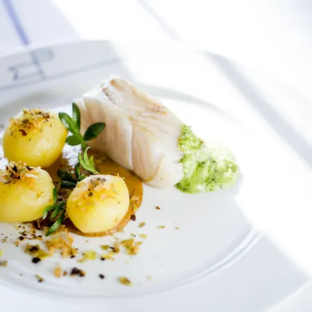호텔 La Bastide De - Et Restaurant - Teritoria 4*