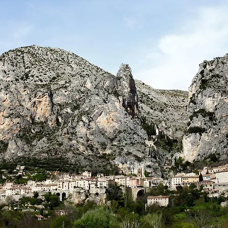 호텔 La Bastide De - Et Restaurant - Teritoria