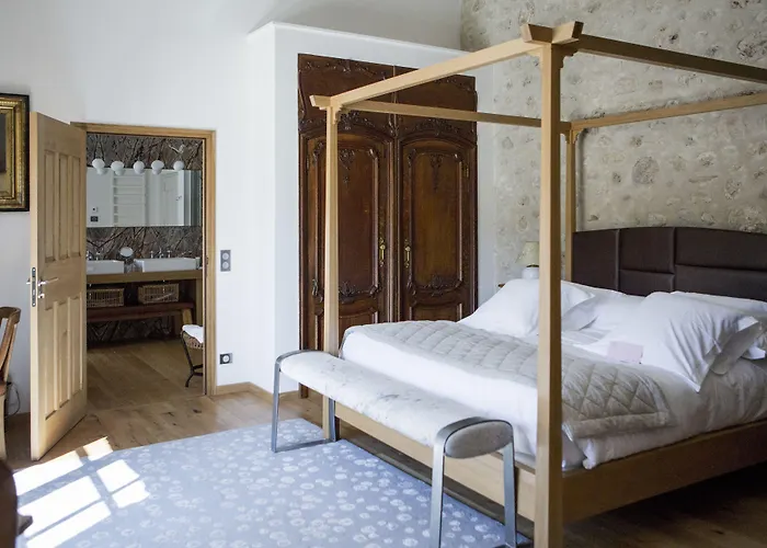 Hotel La Bastide De - Les Collectionneurs 4*