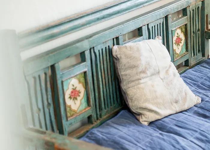 Hotel La Bastide De - Les Collectionneurs 4*