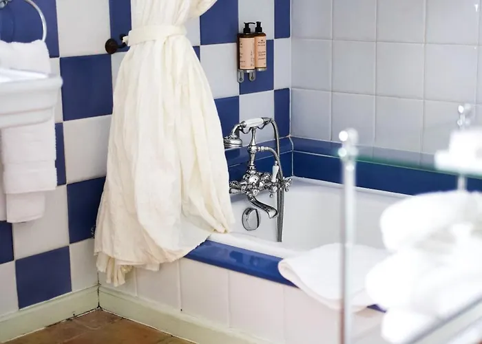 La Bastide De - Les Collectionneurs Hotel 4*